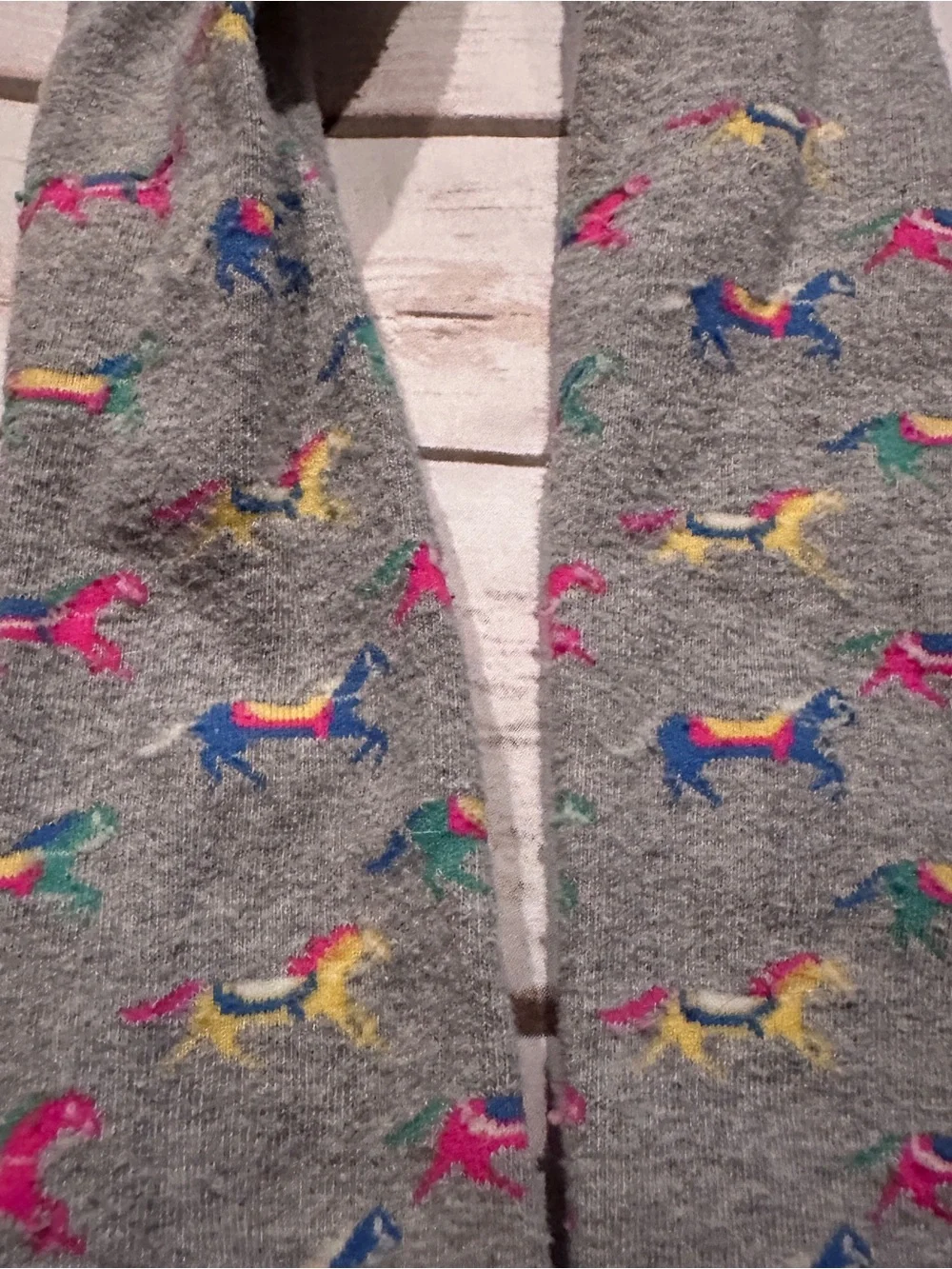 Mini Boden gray tights with multicolored horse print, fair pilling size 3-4Y
